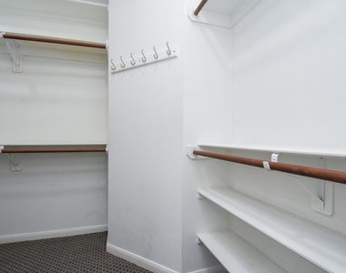 202 W Sterling Pond Circle - Photo Thumbnail 23