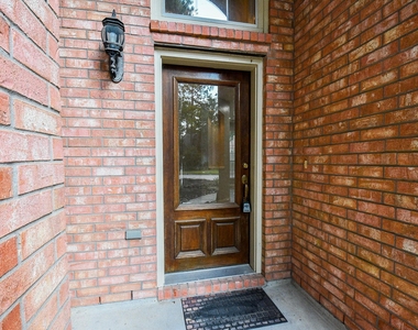 202 W Sterling Pond Circle - Photo Thumbnail 4