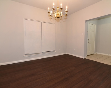 6807 Turtlewood Drive - Photo Thumbnail 10