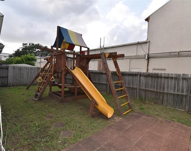6807 Turtlewood Drive - Photo Thumbnail 24
