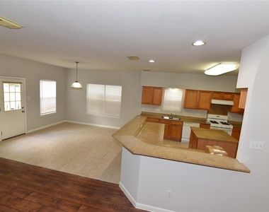 6807 Turtlewood Drive - Photo Thumbnail 7