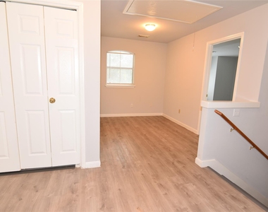 6807 Turtlewood Drive - Photo Thumbnail 21