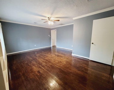 7535 Thurow Street - Photo Thumbnail 4