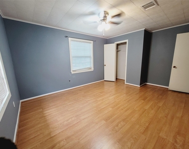 7535 Thurow Street - Photo Thumbnail 8