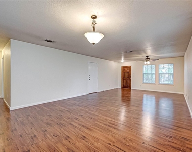 7910 Raven Creek Lane - Photo Thumbnail 11
