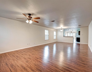 7910 Raven Creek Lane - Photo Thumbnail 6