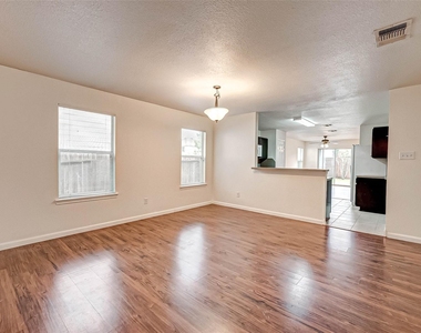7910 Raven Creek Lane - Photo Thumbnail 9