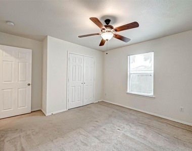 7910 Raven Creek Lane - Photo Thumbnail 24