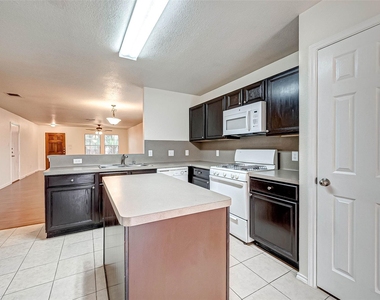 7910 Raven Creek Lane - Photo Thumbnail 19