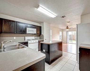 7910 Raven Creek Lane - Photo Thumbnail 16