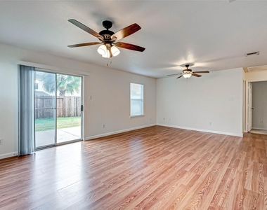 7910 Raven Creek Lane - Photo Thumbnail 12