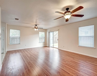 7910 Raven Creek Lane - Photo Thumbnail 15