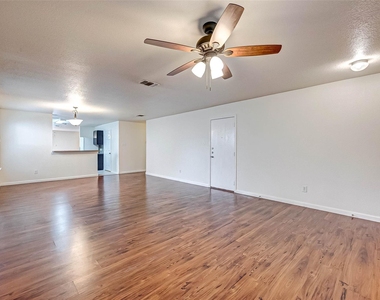 7910 Raven Creek Lane - Photo Thumbnail 7