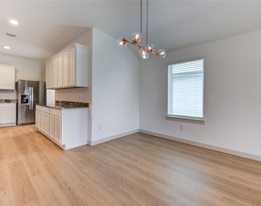 7715 Smooth Valley Court - Photo Thumbnail 23