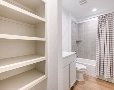 7715 Smooth Valley Court - Photo Thumbnail 4