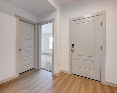 7715 Smooth Valley Court - Photo Thumbnail 6