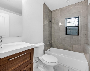 1633 Fourcade Street - Photo Thumbnail 5
