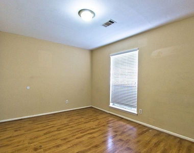 8234 Misty Vale Lane - Photo Thumbnail 6
