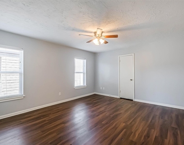 5922 Fairdale Lane - Photo Thumbnail 15