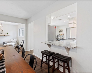 623 Hickory Ridge Drive - Photo Thumbnail 6