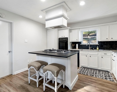 623 Hickory Ridge Drive - Photo Thumbnail 8