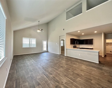 5410 Pembrokeshire Circle - Photo Thumbnail 3