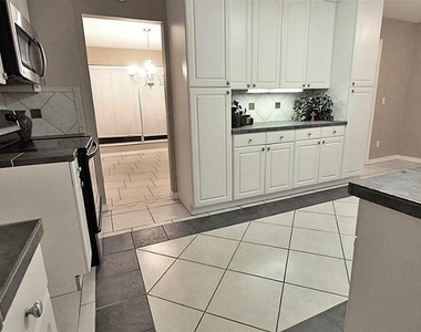 310 Gentilly Drive - Photo Thumbnail 5