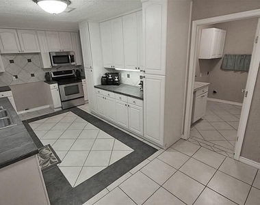 310 Gentilly Drive - Photo Thumbnail 4