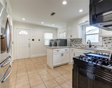 814 Sue Street - Photo Thumbnail 10
