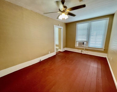 1814 Avenue M 1/2 - Photo Thumbnail 5