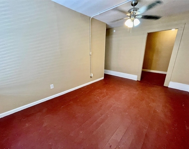 1814 Avenue M 1/2 - Photo Thumbnail 4