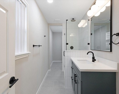234 W 27th Street - Photo Thumbnail 5