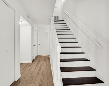 2022 Lakewood Court - Photo Thumbnail 11