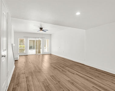 2022 Lakewood Court - Photo Thumbnail 8
