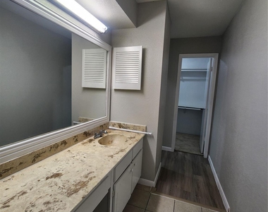 4034 Belle Park Drive - Photo Thumbnail 14