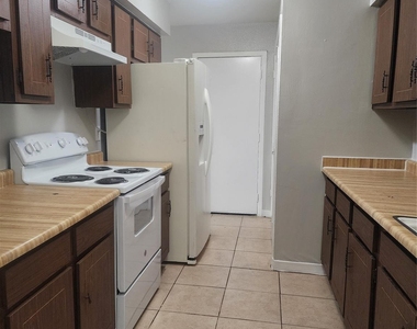 4034 Belle Park Drive - Photo Thumbnail 5