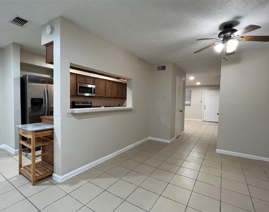 2130 Greenbriar Colony Drive - Photo Thumbnail 6