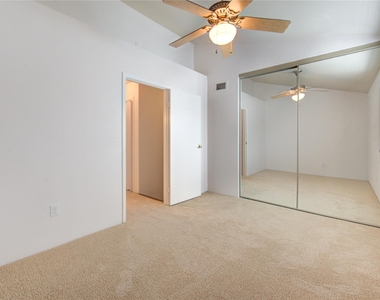 2002 Gentryside Drive - Photo Thumbnail 15