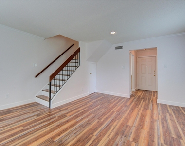 2002 Gentryside Drive - Photo Thumbnail 11