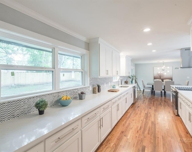 10058 Larston Street - Photo Thumbnail 10
