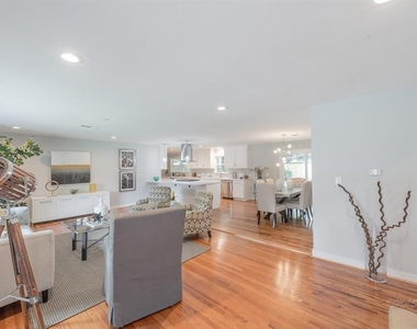 10058 Larston Street - Photo Thumbnail 3