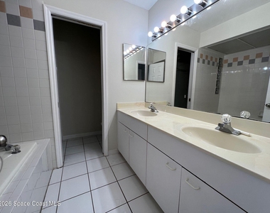 2990 S Fiske Boulevard S - Photo Thumbnail 6