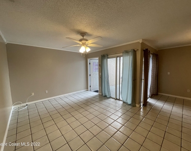 1425 Malibu Circle Ne - Photo Thumbnail 4