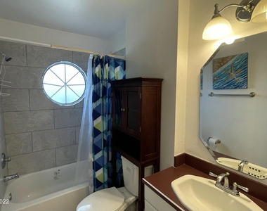 1425 Malibu Circle Ne - Photo Thumbnail 31