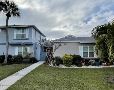 1425 Malibu Circle Ne - Photo Thumbnail 1