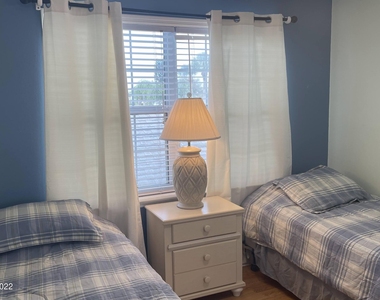 1425 Malibu Circle Ne - Photo Thumbnail 43