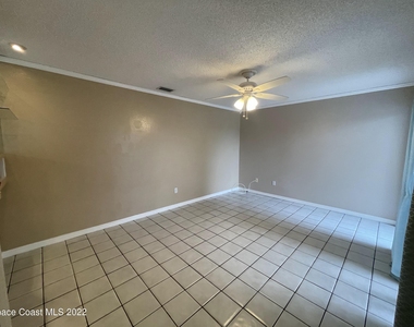 1425 Malibu Circle Ne - Photo Thumbnail 3