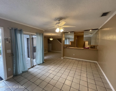 1425 Malibu Circle Ne - Photo Thumbnail 6