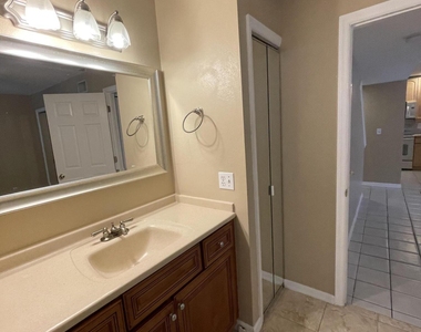 1425 Malibu Circle Ne - Photo Thumbnail 21