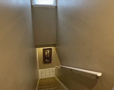 1425 Malibu Circle Ne - Photo Thumbnail 28